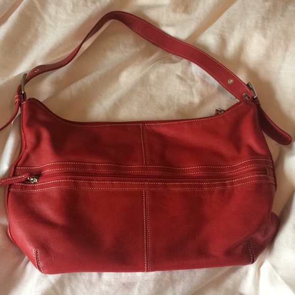 Red purse - Picture 2 of 3